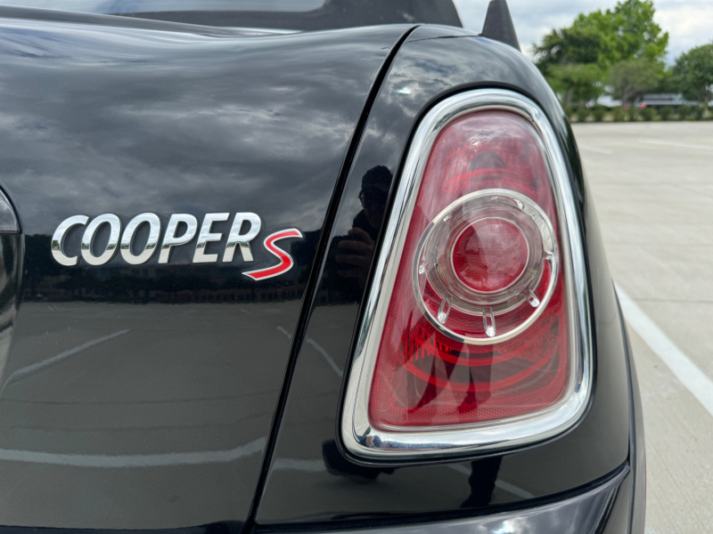 Mini Cooper Roadster - JCW 2013 price $11,900