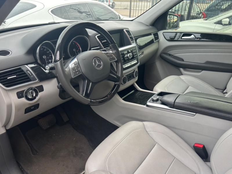 Mercedes-Benz M-Class 2015 price $18,290