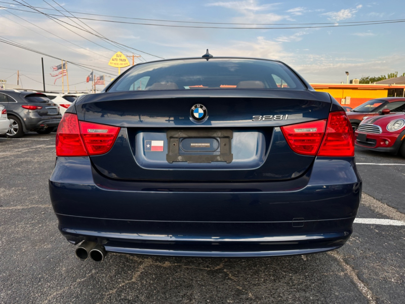 BMW 3-Series 2011 price $7,995