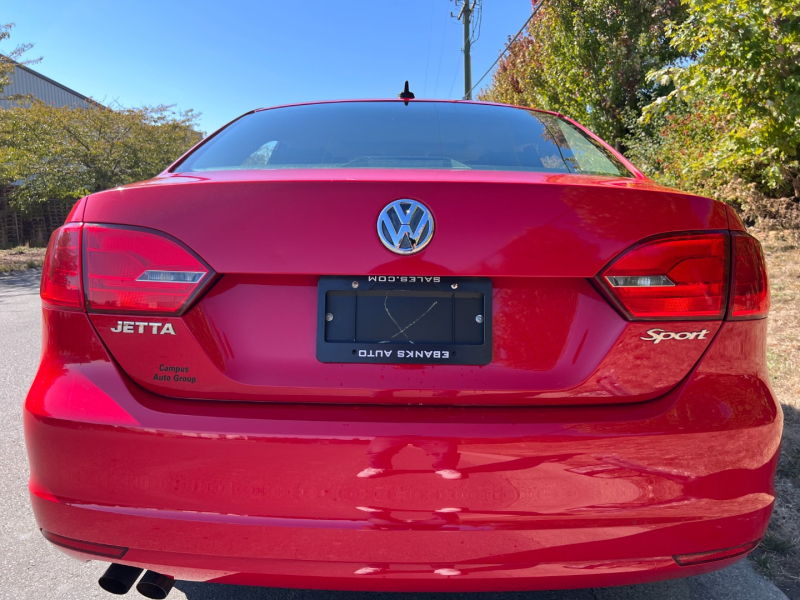 Volkswagen Jetta Sedan 2012 price $13,990