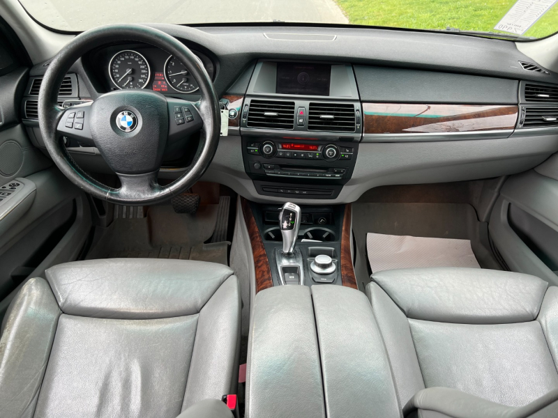 BMW X5 - BRAND NEW TIRES 2007 price $5,990