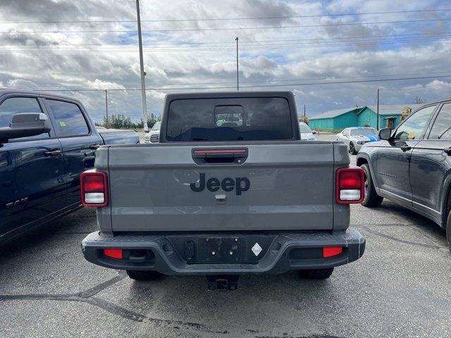 Jeep Gladiator 2023 price $47,275