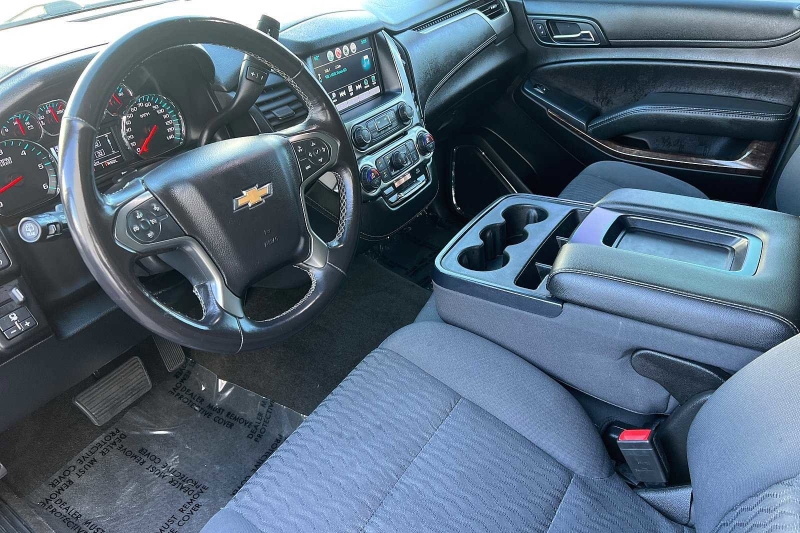Chevrolet Suburban 2018 price $32,900