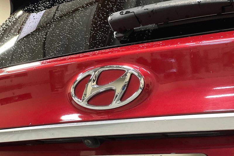 Hyundai Santa Fe 2020 price $21,900