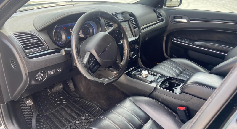 Chrysler 300-Series 2018 price $24,899