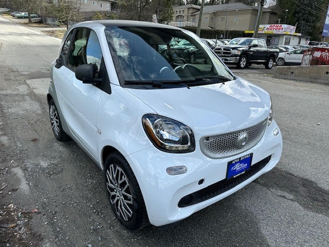 Smart fortwo 2016 price $12,999