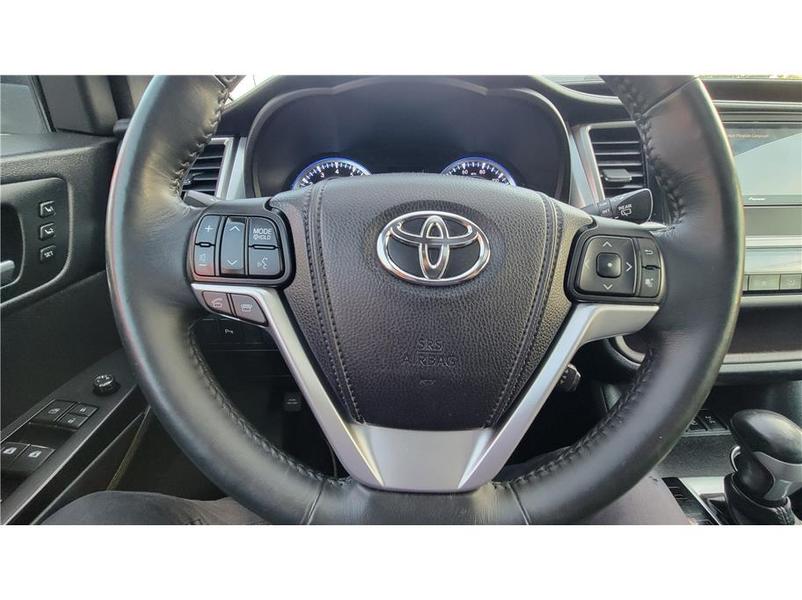Toyota Highlander 2014 price $18,971