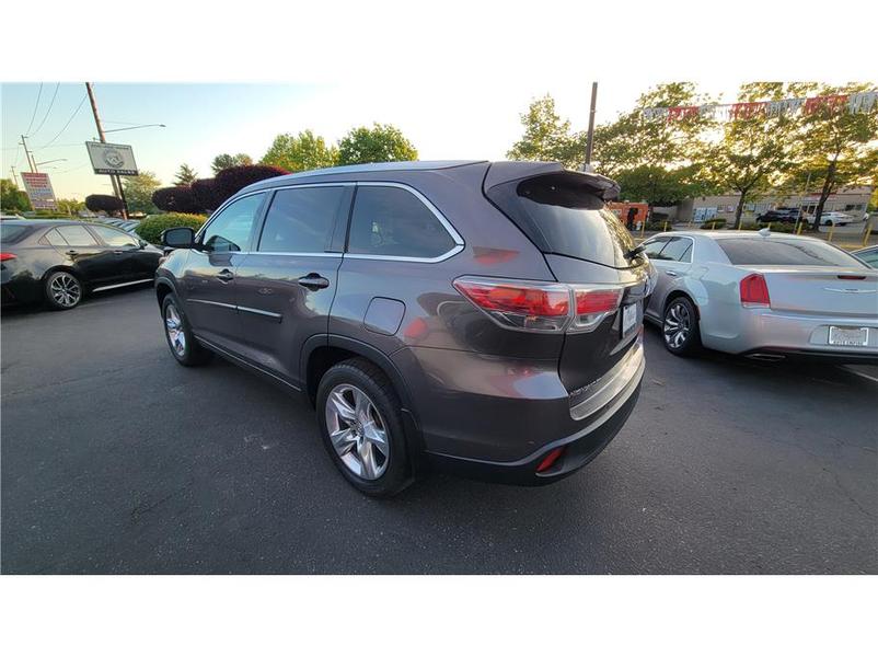 Toyota Highlander 2014 price $18,971