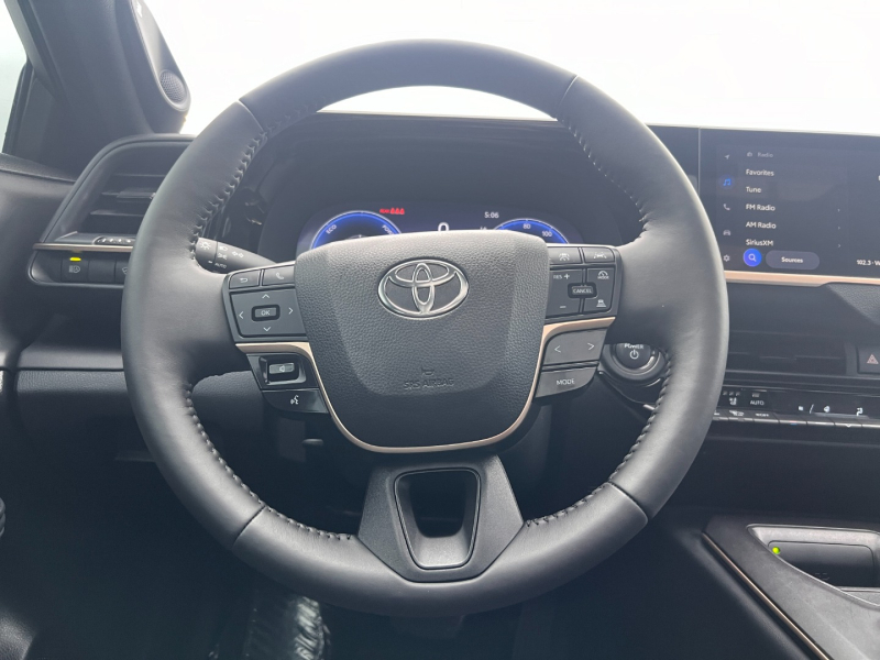 Toyota Crown 2023 price $7,000