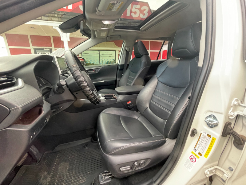Toyota RAV4 2019 price $27,995