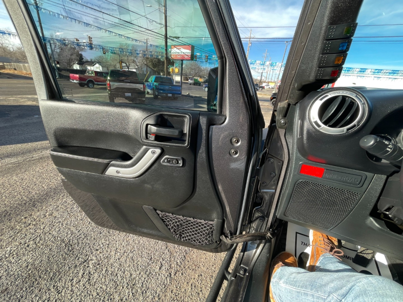 Jeep Wrangler Unlimited 2017 price $26,995