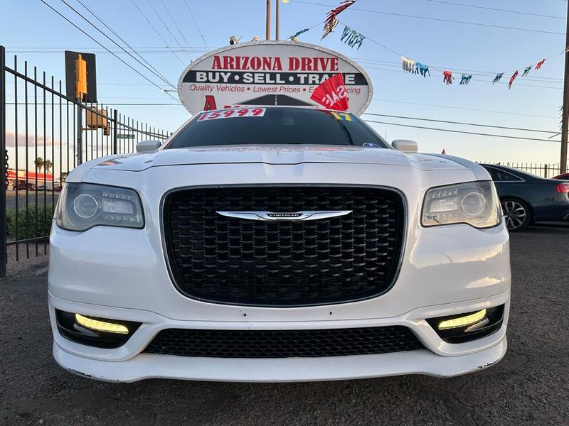 Chrysler 300 2017 price $15,999