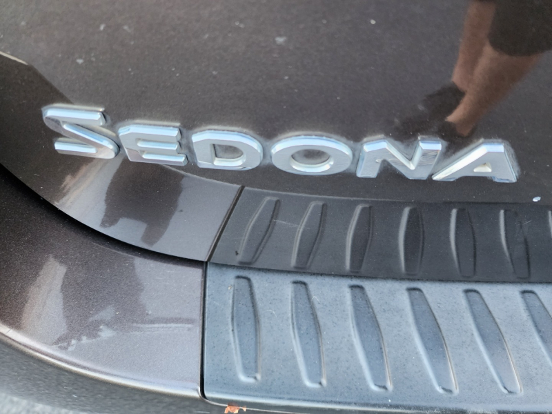 Kia Sedona 2016 price $13,999
