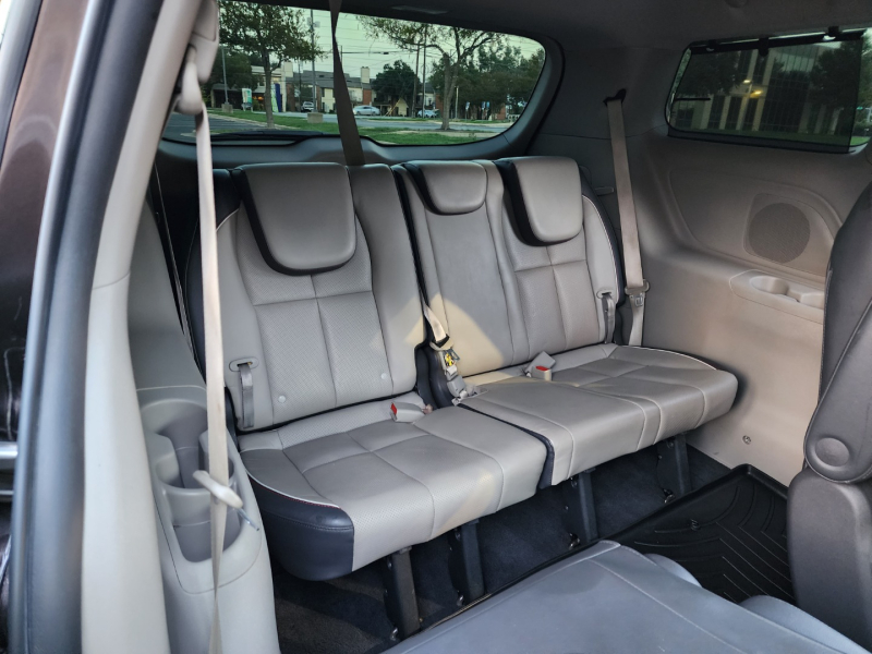 Kia Sedona 2016 price $13,999