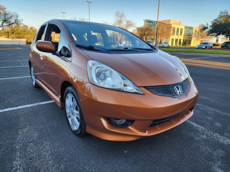 Photos: 2009 Honda Fit Sport - CNET