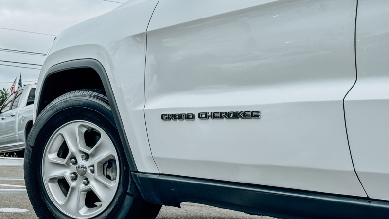 Jeep Grand Cherokee 2017 price $15,550