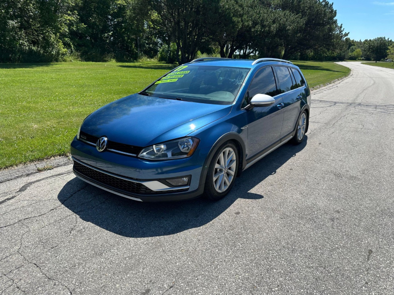 Volkswagen Golf Alltrack 2017 price $13,995
