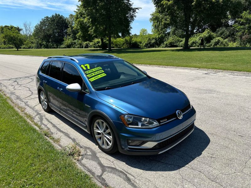 Volkswagen Golf Alltrack 2017 price $12,995