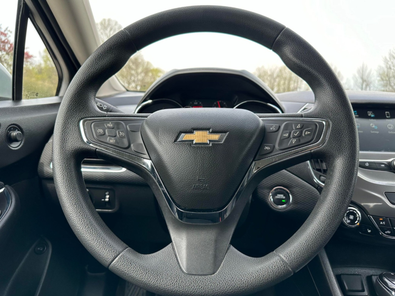 Chevrolet Cruze 2017 price $9,995