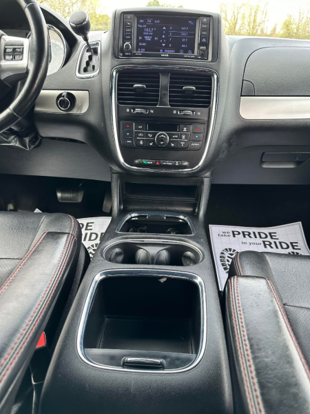 Dodge Grand Caravan 2019 price $10,995