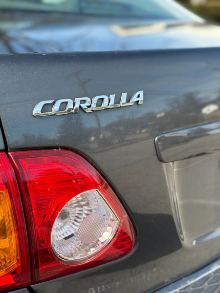 Toyota Corolla 2009 price $6,000
