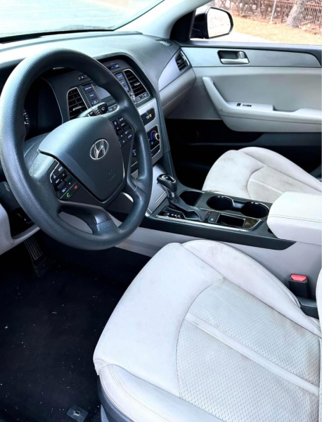 Hyundai Sonata 2015 price $8,000