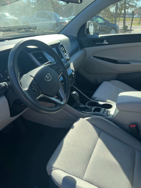 Hyundai Tucson 2018 price $15,495