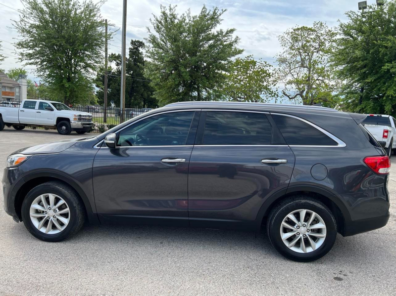 Kia Sorento 2016 price $11,599