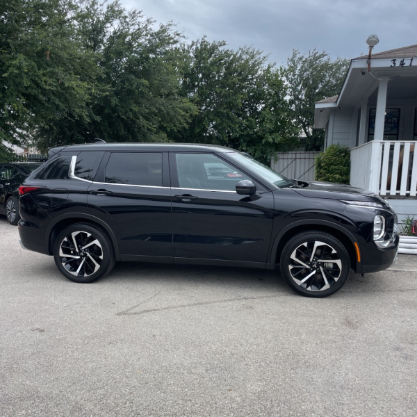 Mitsubishi Outlander 2024 price $29,888