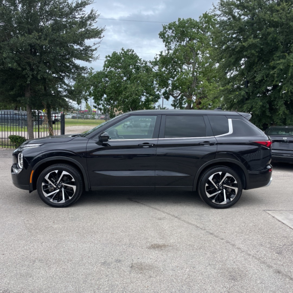 Mitsubishi Outlander 2024 price $29,888