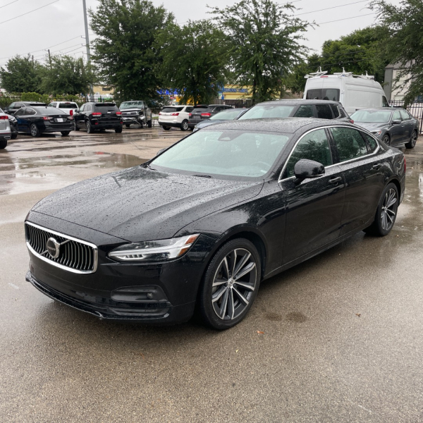 Volvo S90 2022 price $32,998