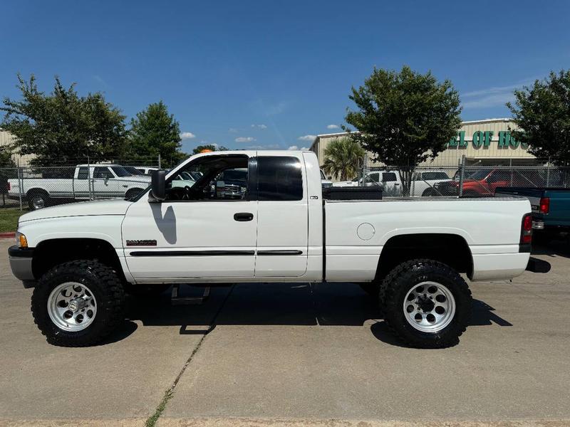 Dodge Ram 2500 2002 price $29,995