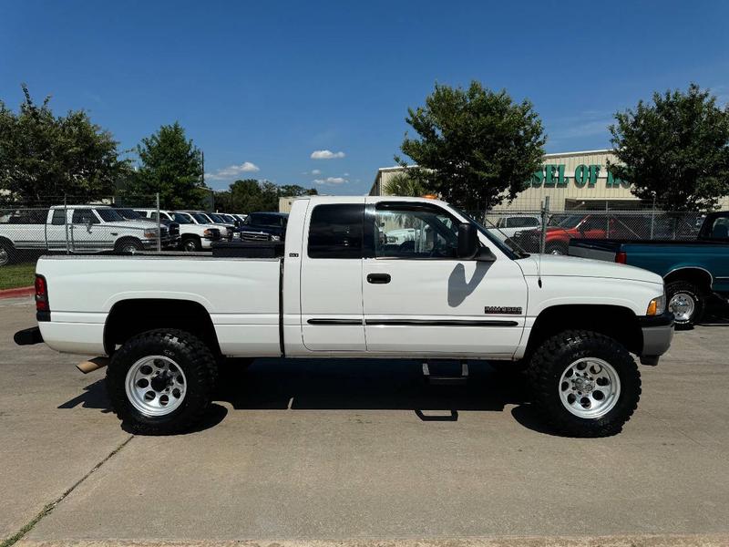 Dodge Ram 2500 2002 price $29,995