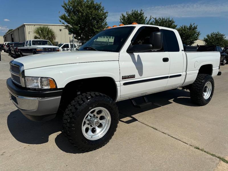 Dodge Ram 2500 2002 price $29,995