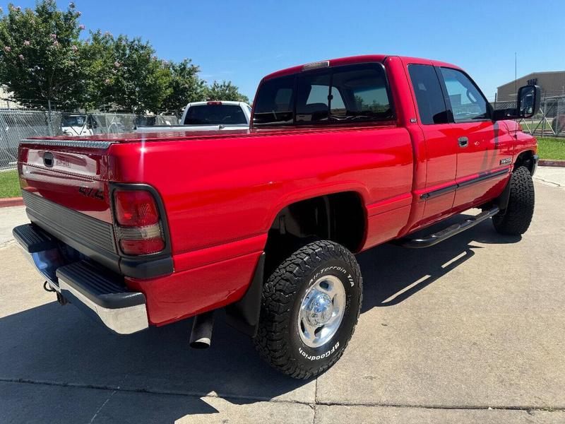 Dodge Ram 2500 2000 price $29,995