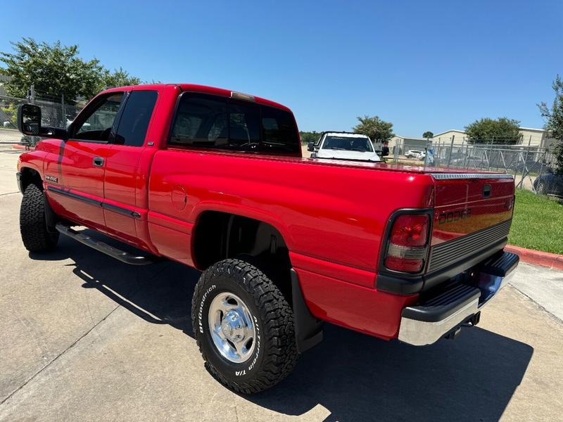 Dodge Ram 2500 2000 price $29,995