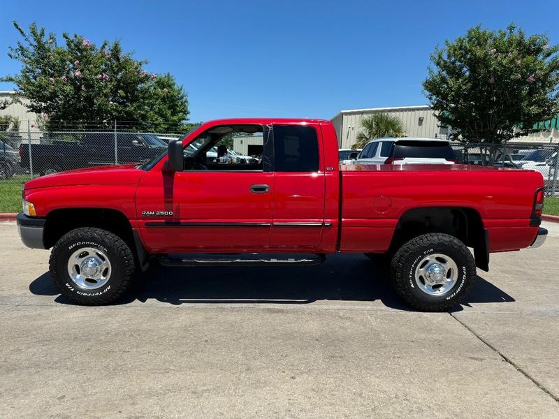 Dodge Ram 2500 2000 price $29,995