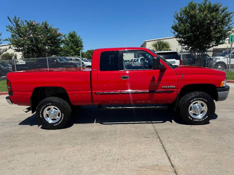 Dodge Ram 2500 2000 price $29,995