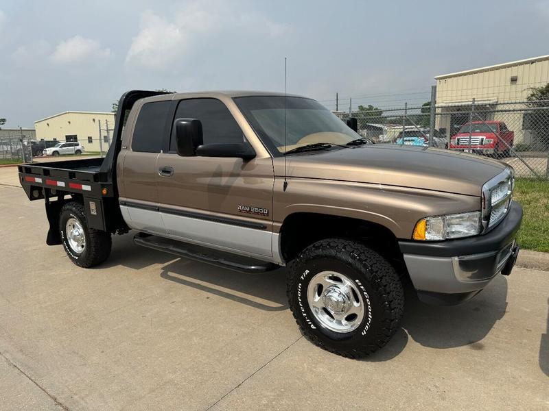 Dodge Ram 2500 2001 price $32,995