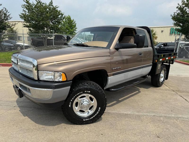 Dodge Ram 2500 2001 price $32,995