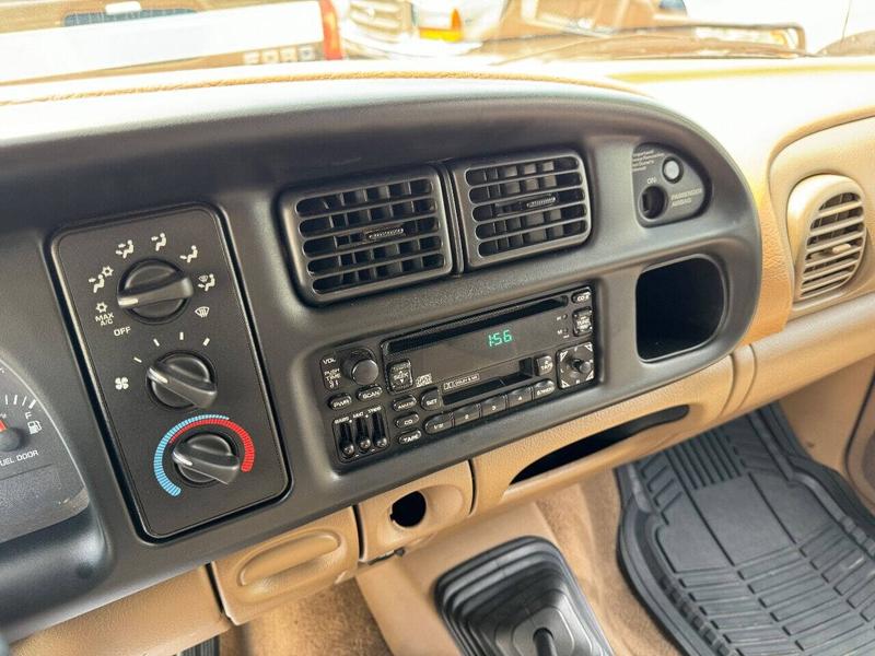 Dodge Ram 2500 2001 price $32,995