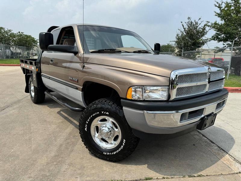 Dodge Ram 2500 2001 price $32,995