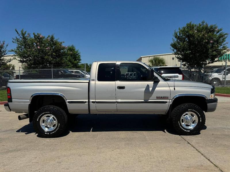 Dodge Ram 2500 2000 price $36,995