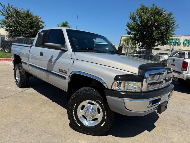 Dodge Ram 2500 2000 price $36,995