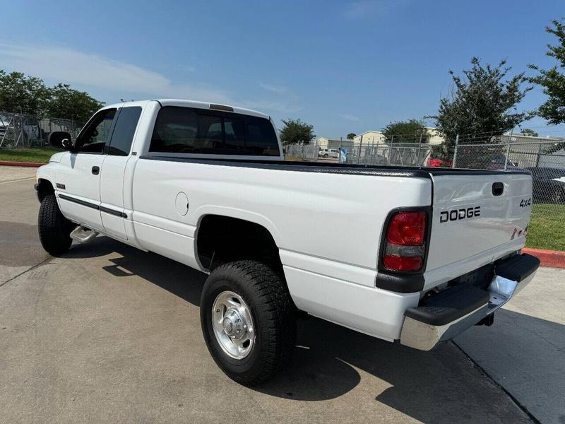 Dodge Ram 2500 2001 price $33,995