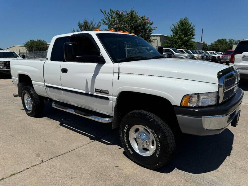 Dodge Ram 2500 2000 price $33,995