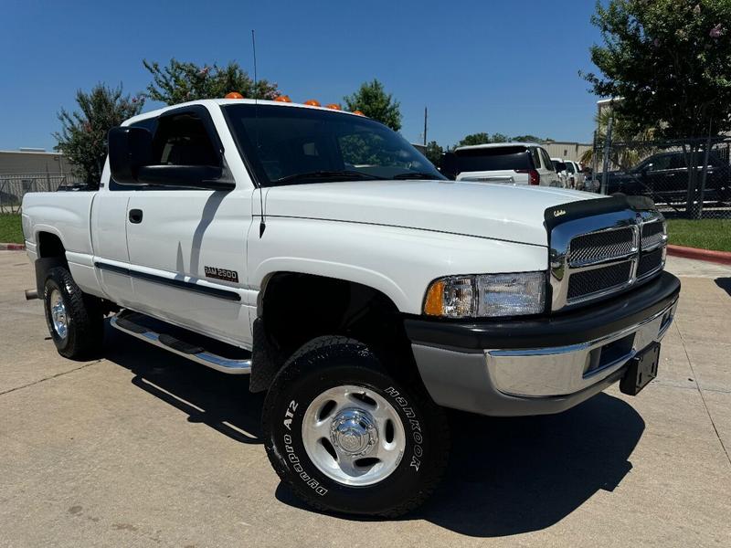 Dodge Ram 2500 2000 price $33,995