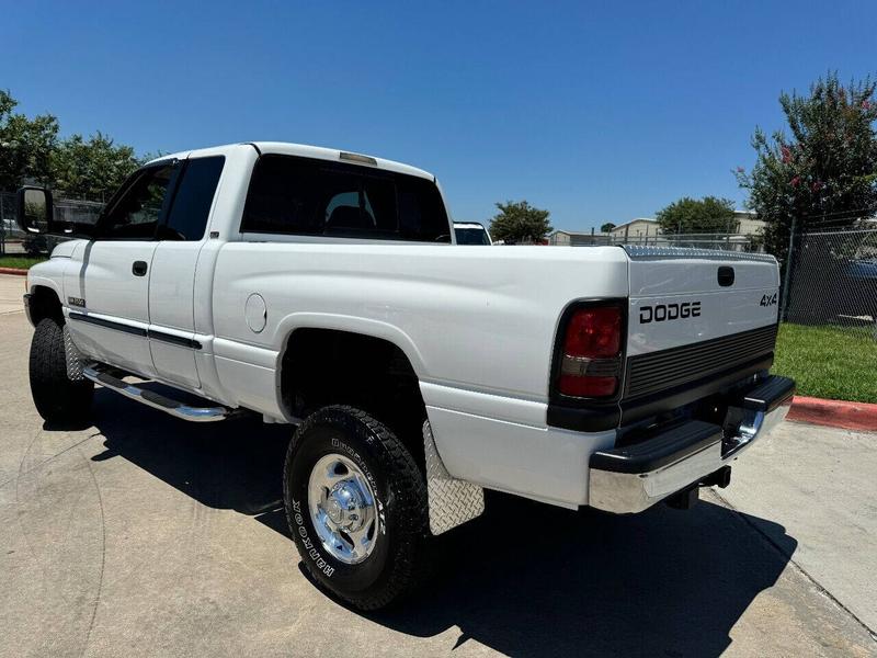 Dodge Ram 2500 2000 price $33,995