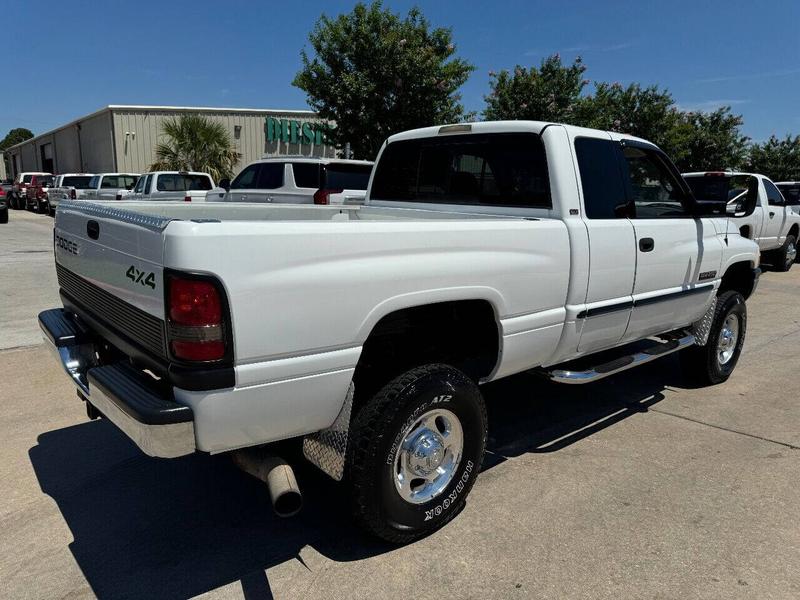 Dodge Ram 2500 2000 price $33,995