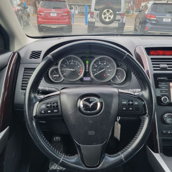 Mazda CX-9 2015 price $15,995